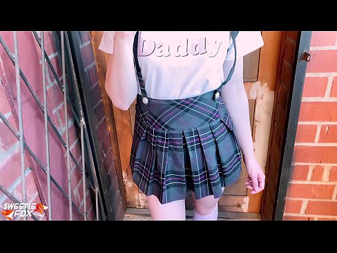 ❤️ Skolniece dziļi sūc savu locekli un nodarbību vietā dīdās. ❤️ Porno pie mums